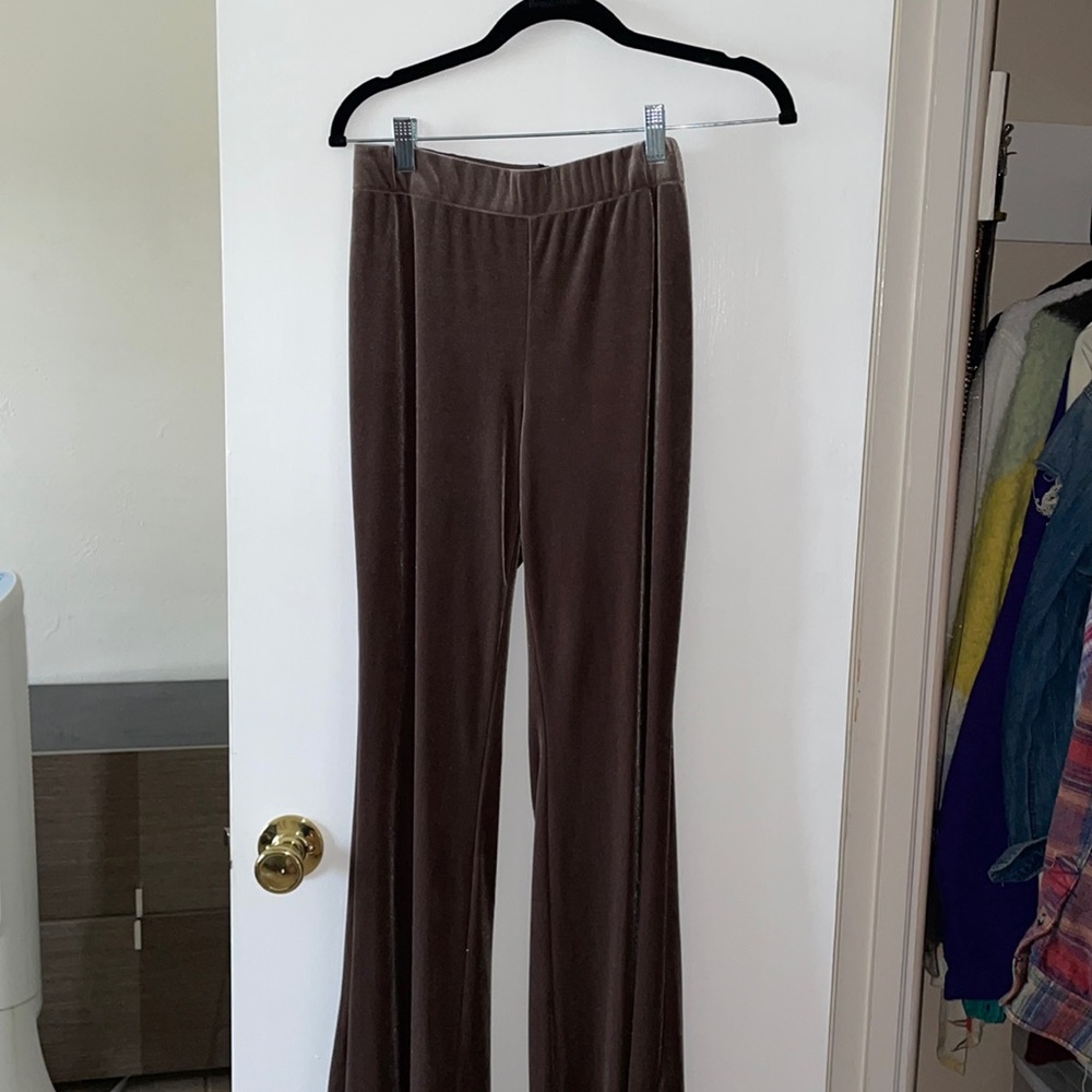 Taupe velvet lounge pants. Perfect to be dressed up or down. New with tags